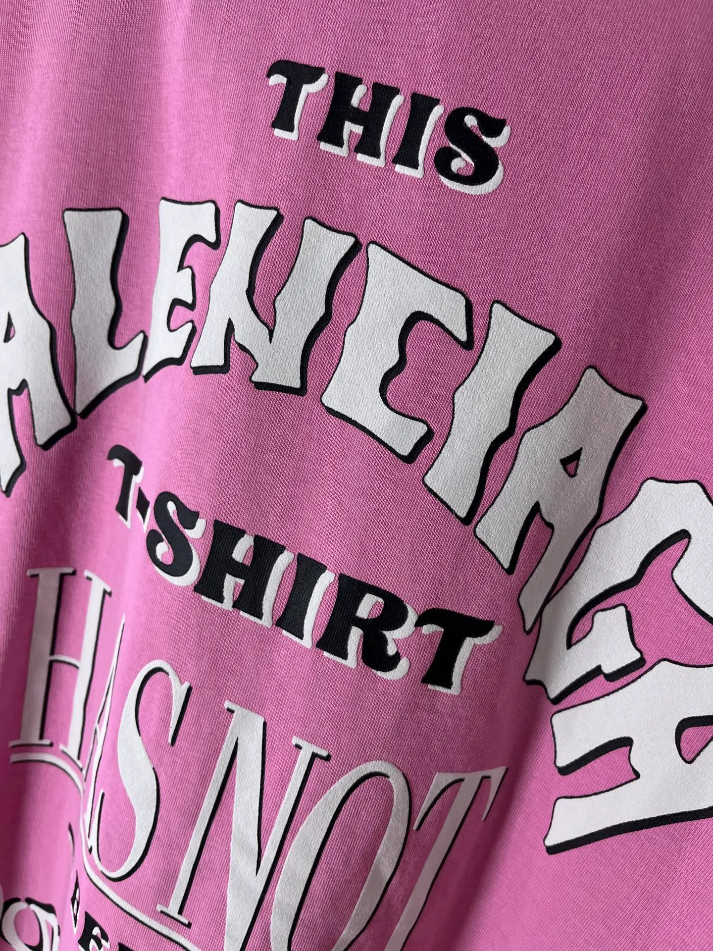 P115💰 -BALENCIAGA- 、 300 . Retro 、 、 、 not been done 、 ，Retro ， 15s ; 32s 。 、Breathable 、 Wear-Resistant ， 。Retro ， Retro ， ， 。 ， ， ， 。 notbeen done ， ， ， 。 ， 、 ， ， 。 ， ， ， 、 。 。 ， 。 oversize ，oversize ， ， ， 、 、 ， 。 ， ， 。 :Pink Sizes:XS-L